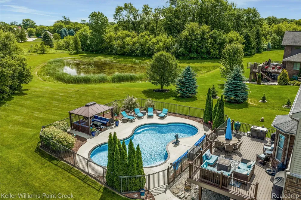 75644 Elk Horn Drive Bruce Township, MI 48065