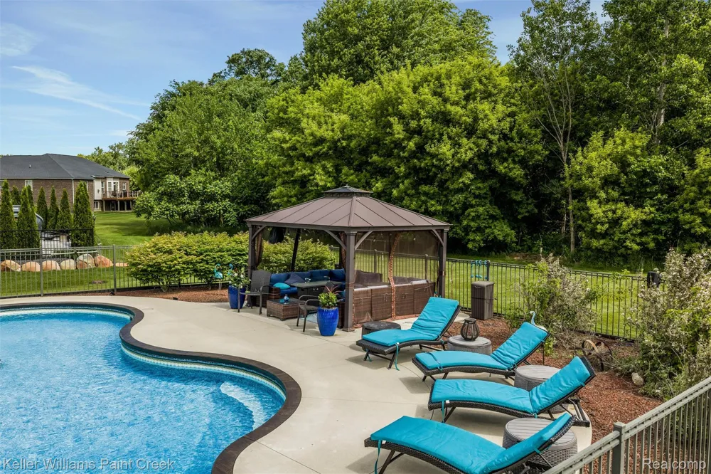 75644 Elk Horn Drive Bruce Township, MI 48065