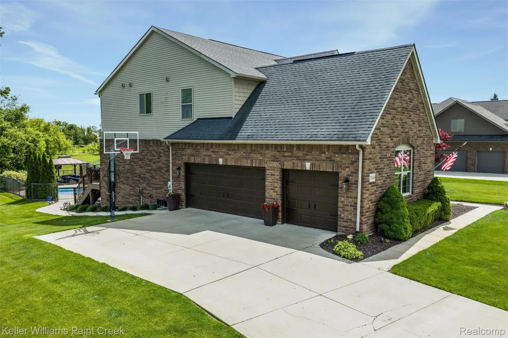75644 Elk Horn Drive Bruce Township, MI 48065
