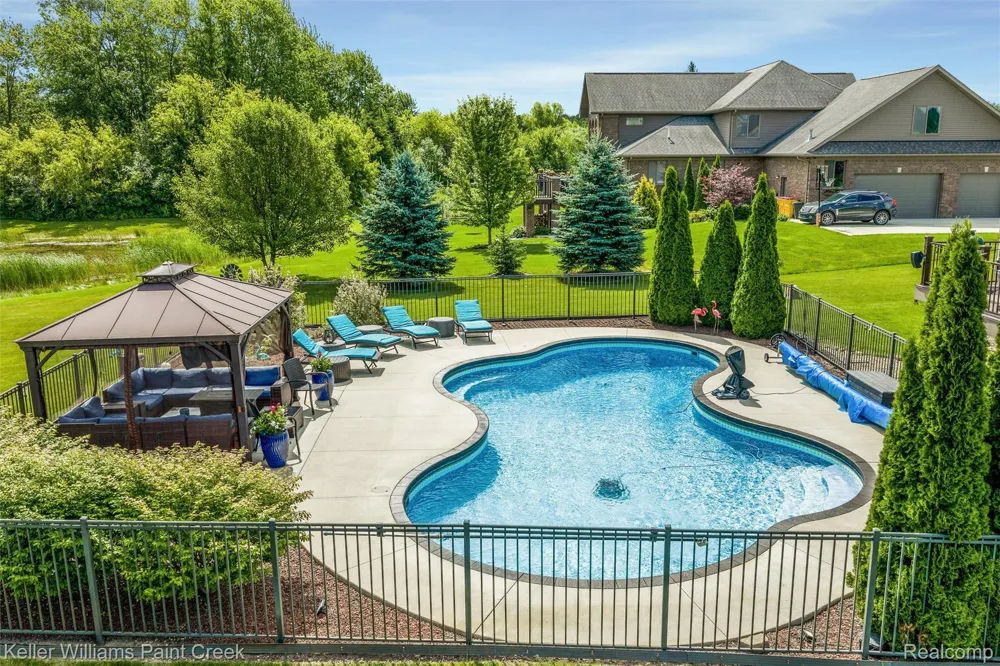 75644 Elk Horn Drive Bruce Township, MI 48065