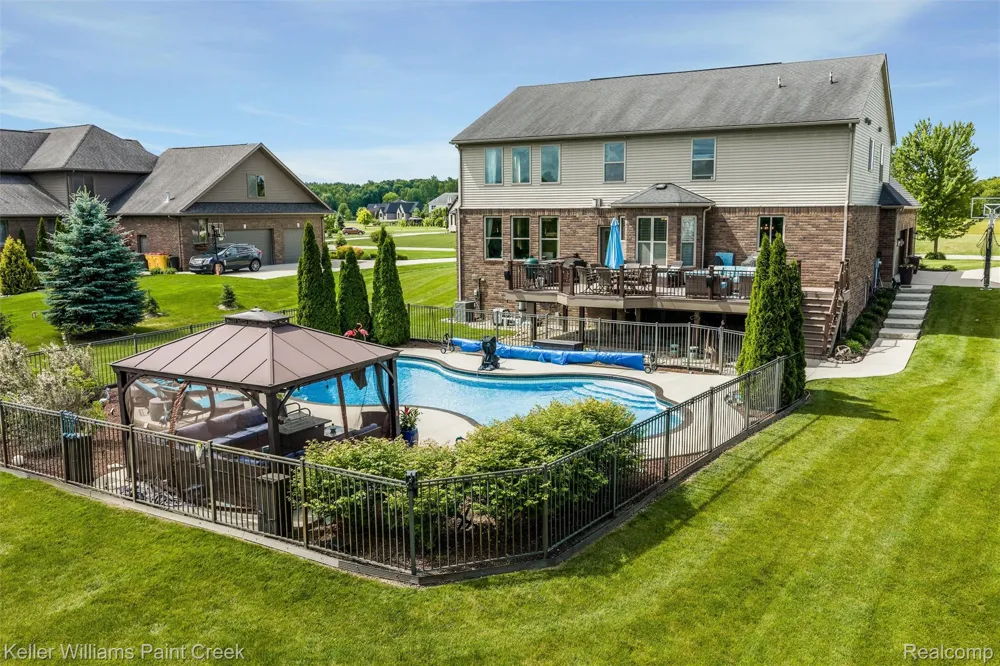 75644 Elk Horn Drive Bruce Township, MI 48065