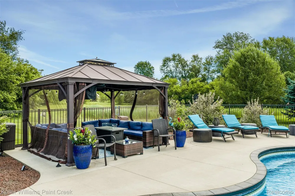 75644 Elk Horn Drive Bruce Township, MI 48065