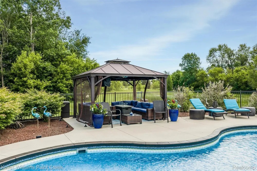 75644 Elk Horn Drive Bruce Township, MI 48065