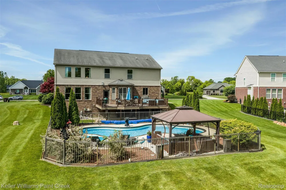 75644 Elk Horn Drive Bruce Township, MI 48065
