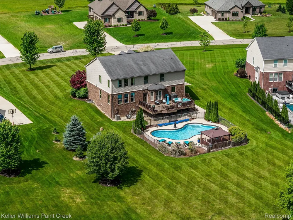 75644 Elk Horn Drive Bruce Township, MI 48065