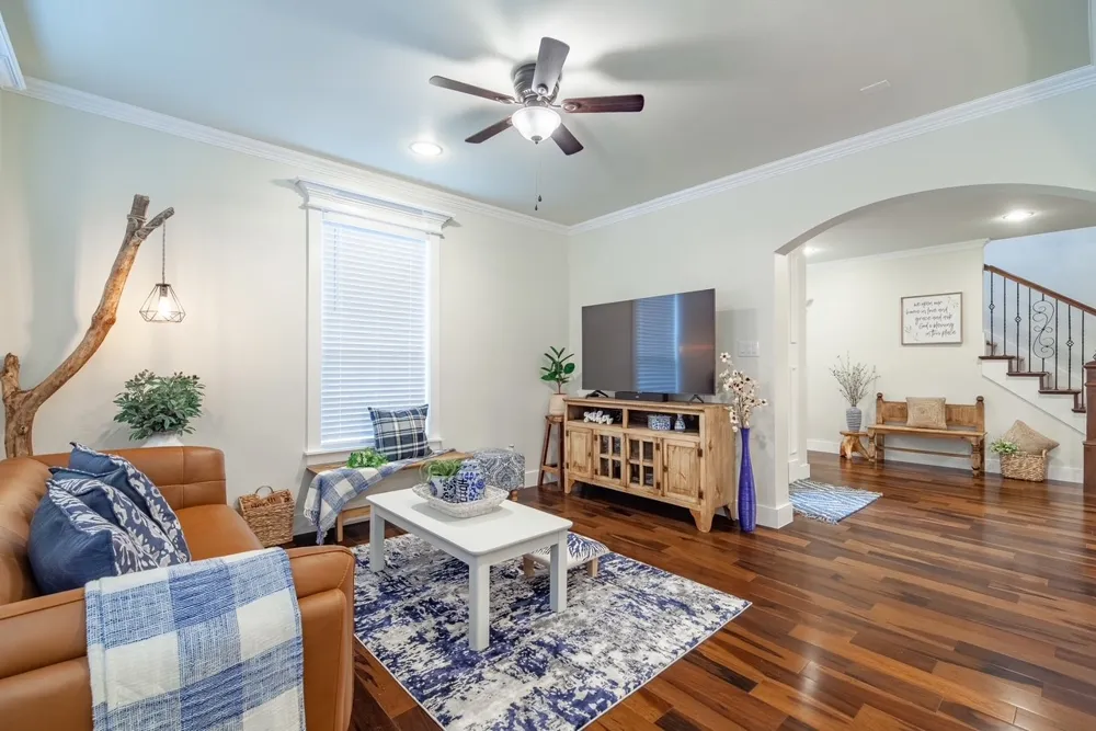 1501 Lakeview Drive Grand Prairie, TX 75051