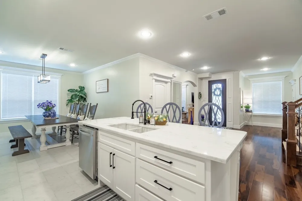 1501 Lakeview Drive Grand Prairie, TX 75051