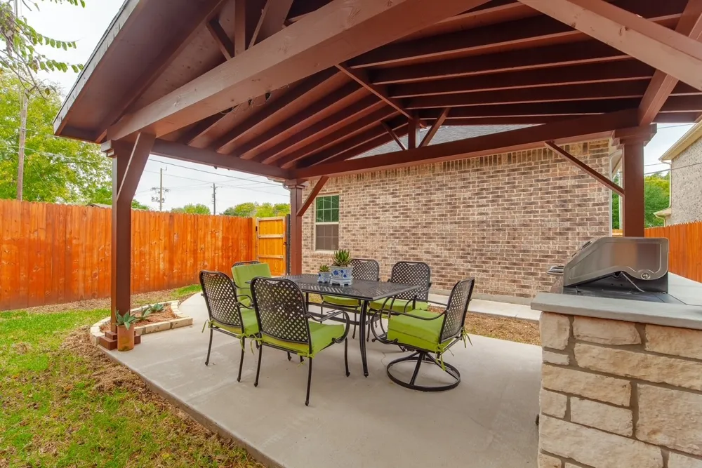 1501 Lakeview Drive Grand Prairie, TX 75051