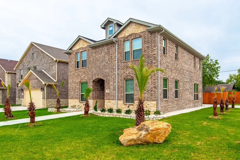 1501 Lakeview Drive Grand Prairie, TX 75051