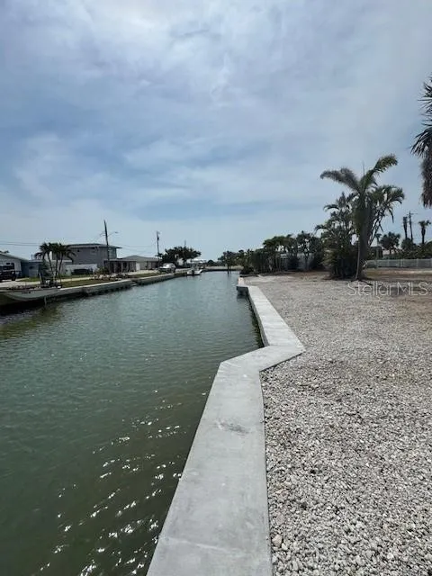 1285 HOLIDAY DRIVE Englewood, FL 34223