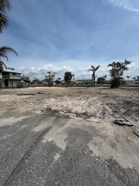 1285 HOLIDAY DRIVE Englewood, FL 34223