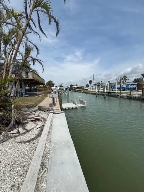 1285 HOLIDAY DRIVE Englewood, FL 34223