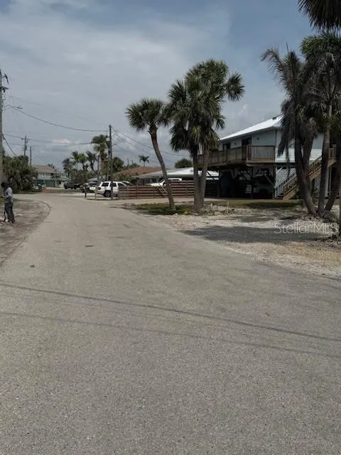 1285 HOLIDAY DRIVE Englewood, FL 34223