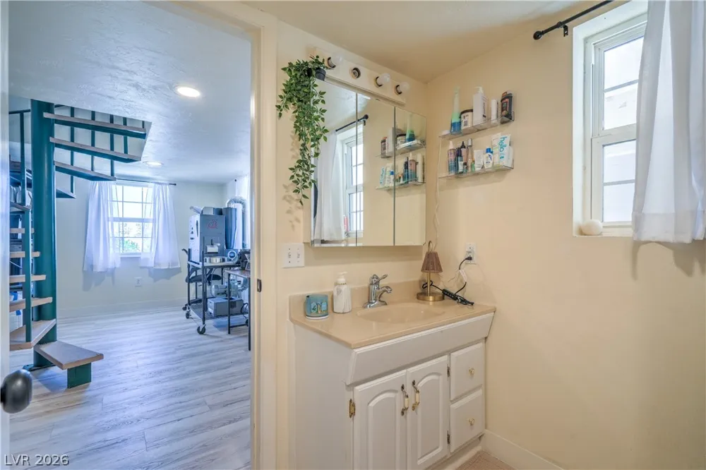 710 Cooper Street Overton, NV 89040