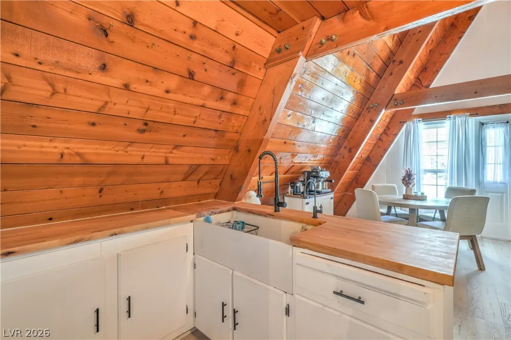 710 Cooper Street Overton, NV 89040