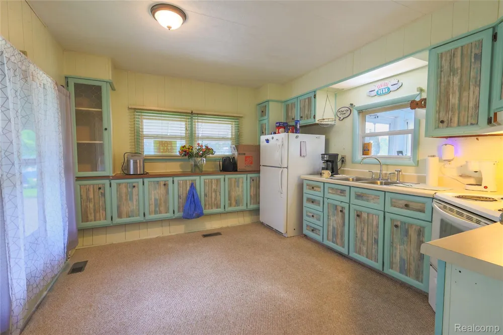 92 Cranberry Beach Blvd White Lake Charter Township, MI 48386