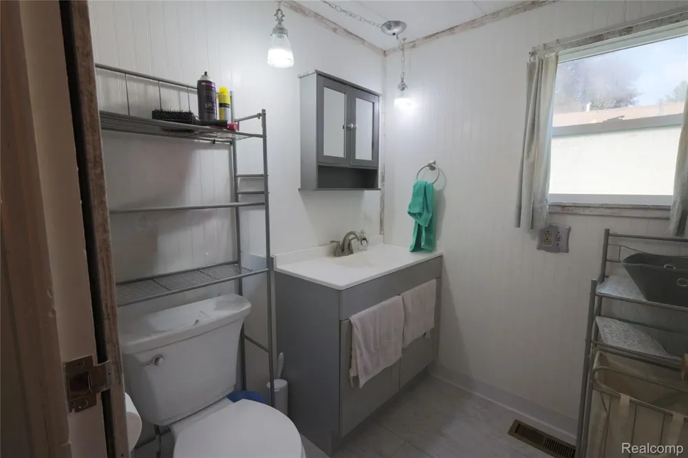 92 Cranberry Beach Blvd White Lake Charter Township, MI 48386