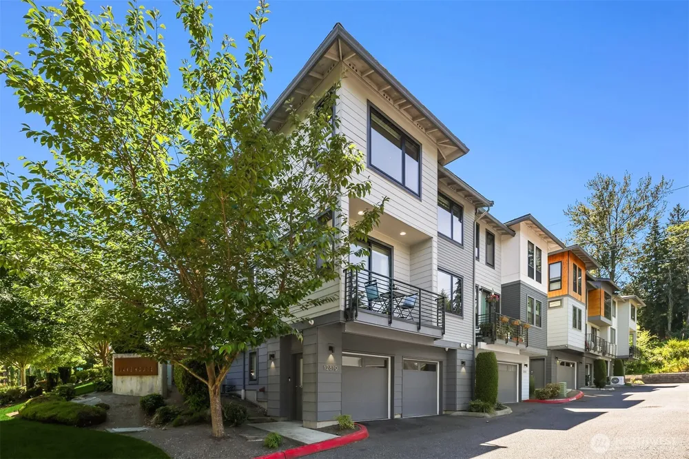 12819 SE 75th Court Newcastle, WA 98056