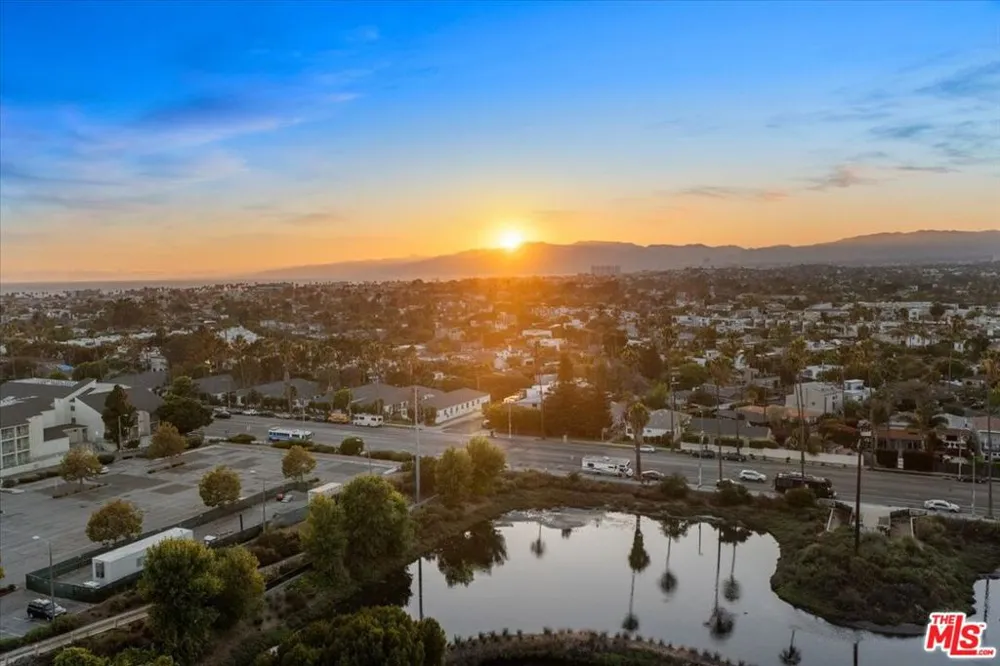 4265 Marina City Drive #1005 Marina del Rey, CA 90292