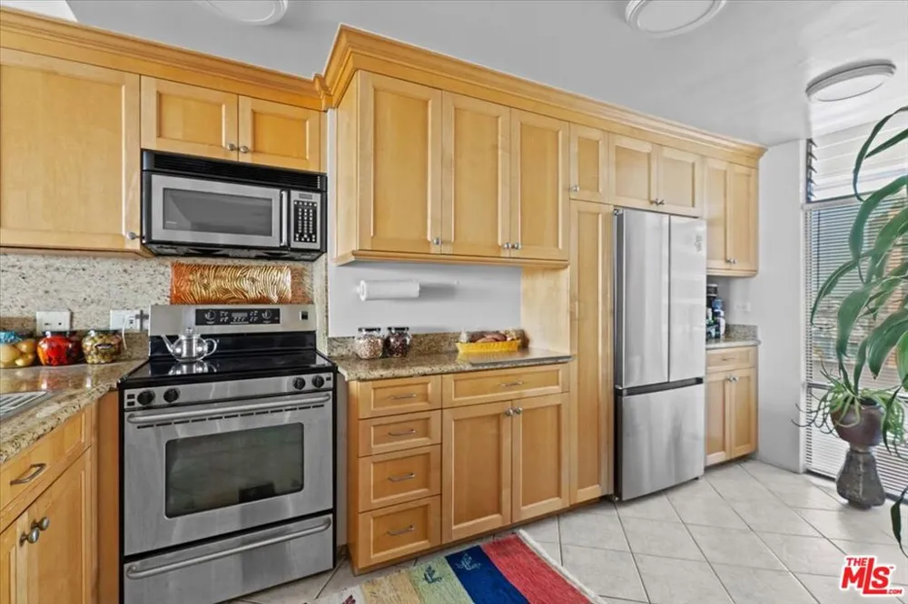 4265 Marina City Drive #1005 Marina del Rey, CA 90292