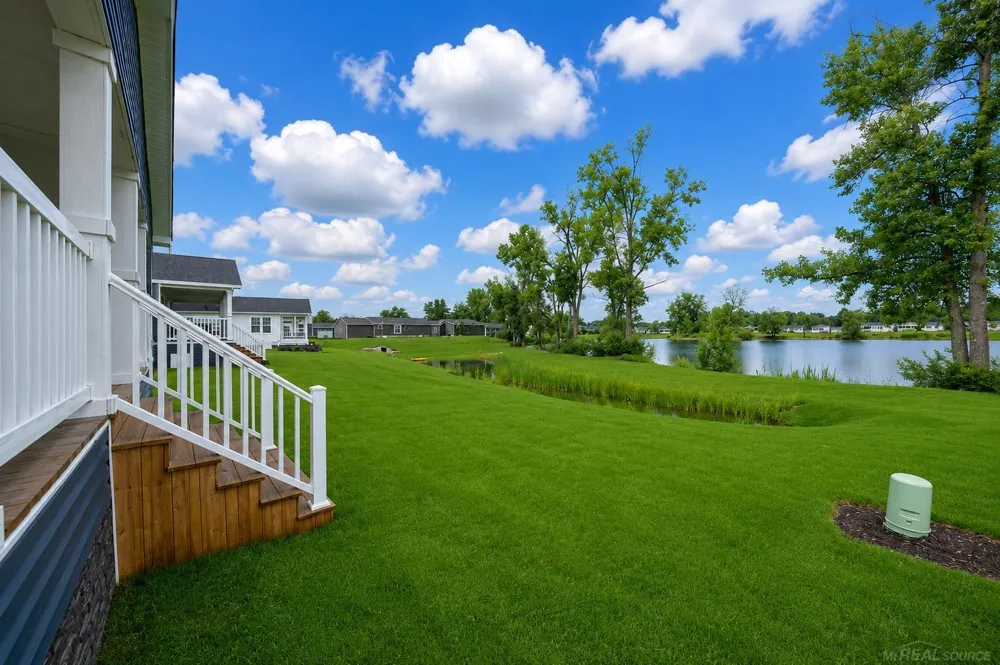 180 Riviera Drive Lapeer Township, MI 48446