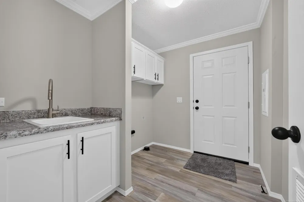 180 Riviera Drive Lapeer Township, MI 48446