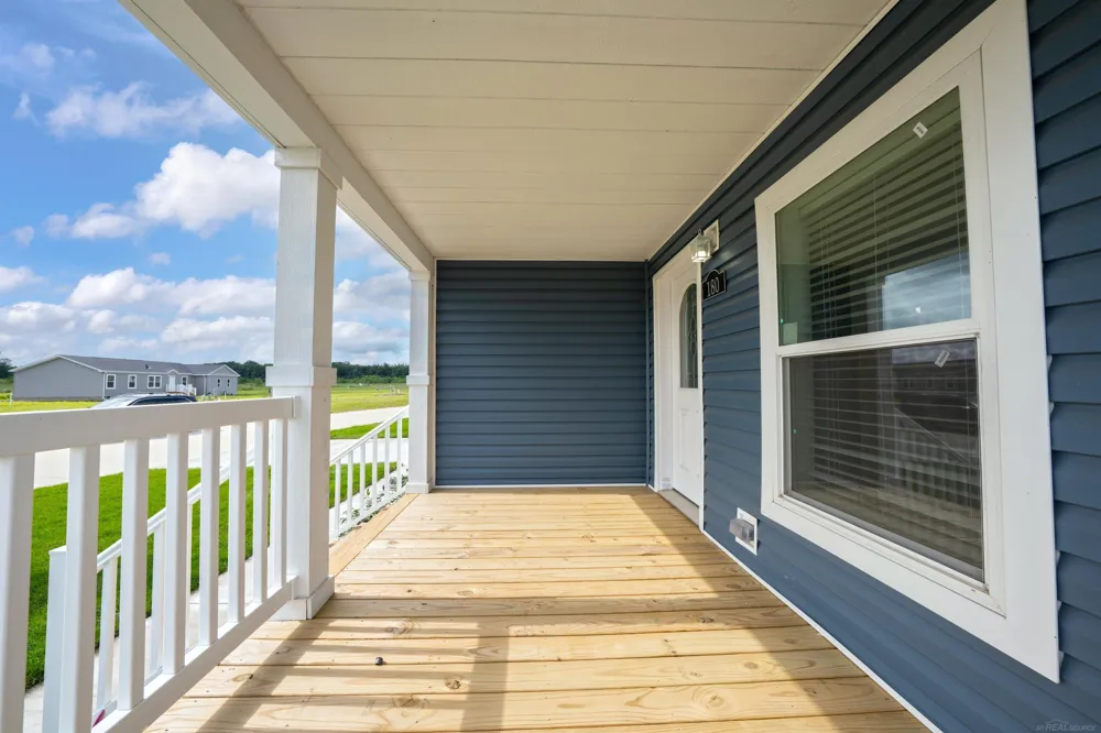 180 Riviera Drive Lapeer Township, MI 48446