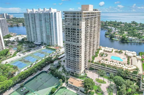 20191 E Country Club Dr #1805