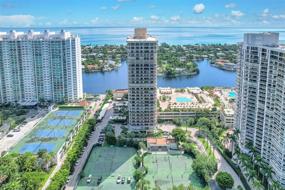 20191 E Country Club Dr #1805 Aventura, FL 33180
