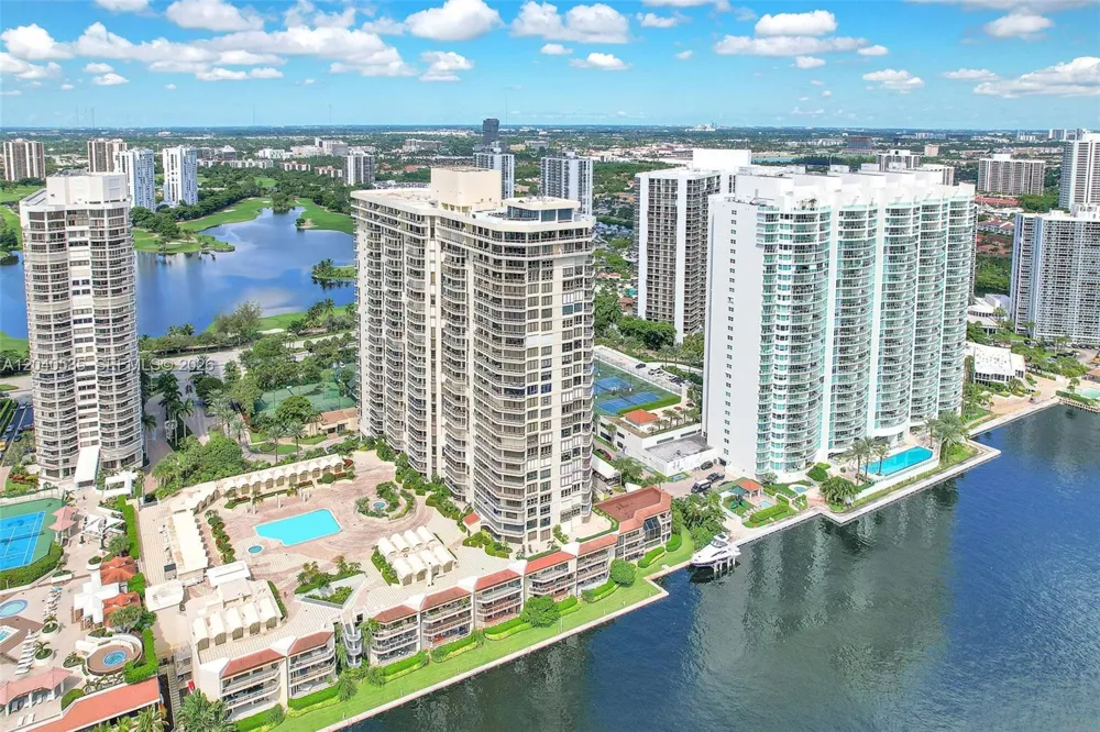 20191 E Country Club Dr #1805 Aventura, FL 33180