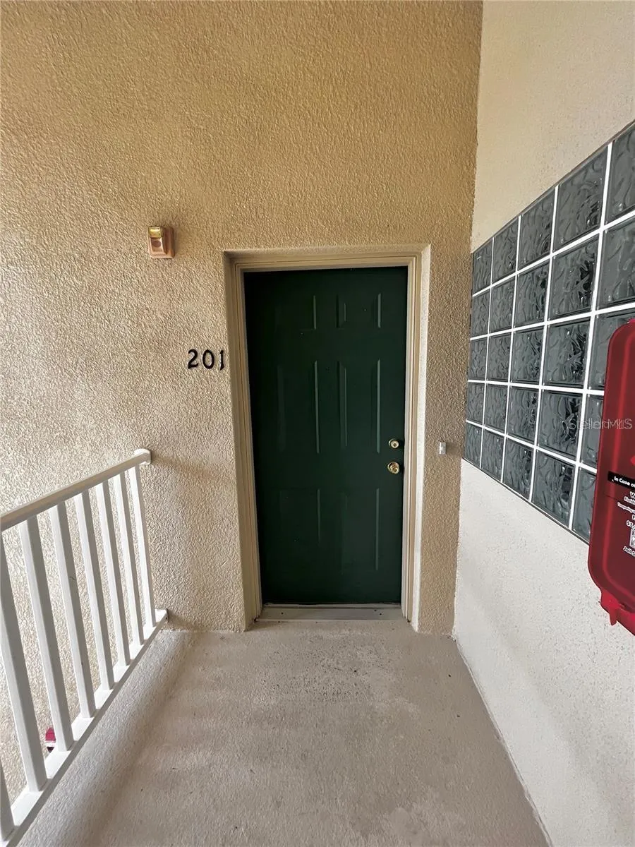 6011 SKYDALE WAY #201 Riverview, FL 33578