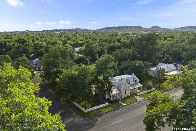 501 W CREEK ST Fredericksburg, TX 78624