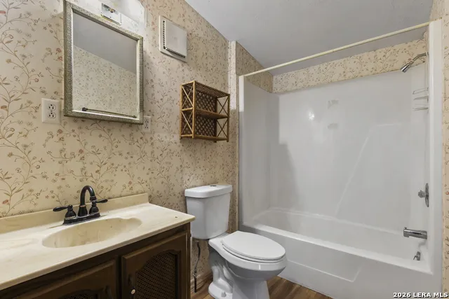 501 W CREEK ST Fredericksburg, TX 78624