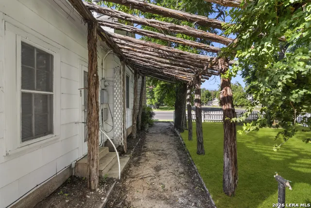 501 W CREEK ST Fredericksburg, TX 78624