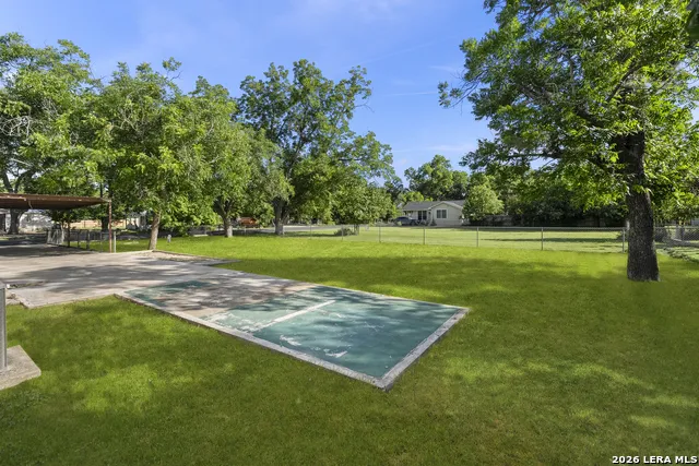 501 W CREEK ST Fredericksburg, TX 78624