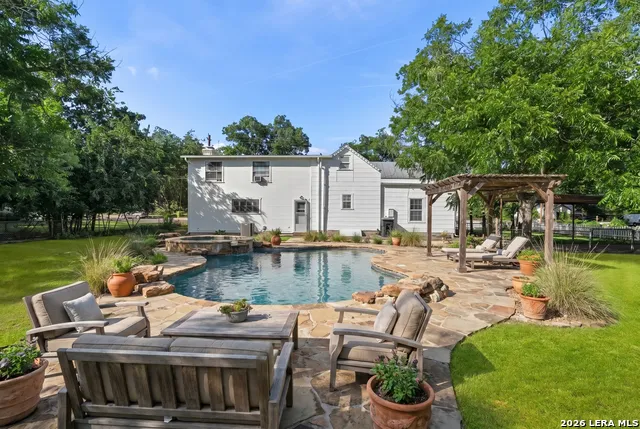 501 W CREEK ST Fredericksburg, TX 78624