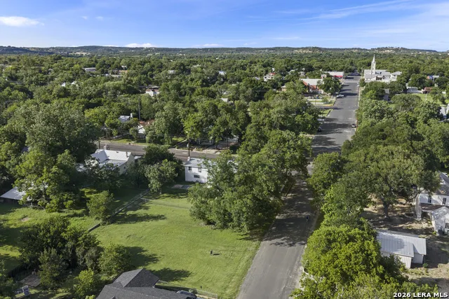 501 W CREEK ST Fredericksburg, TX 78624