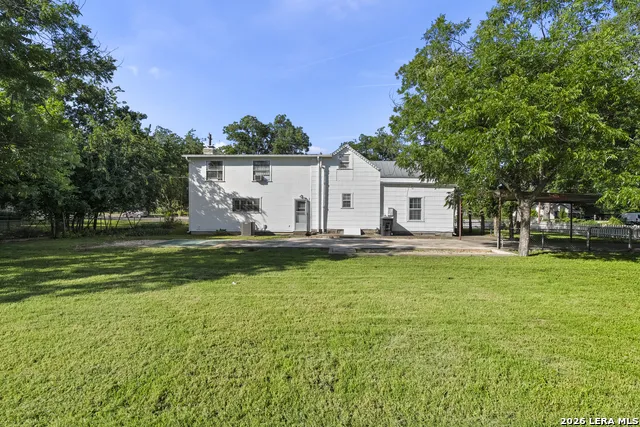 501 W CREEK ST Fredericksburg, TX 78624