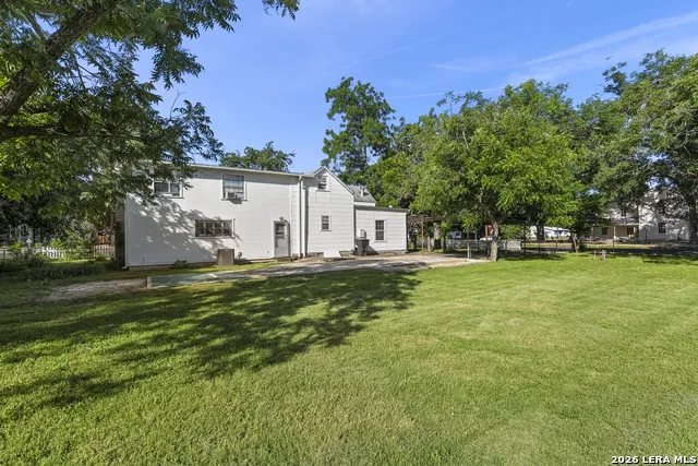 501 W CREEK ST Fredericksburg, TX 78624