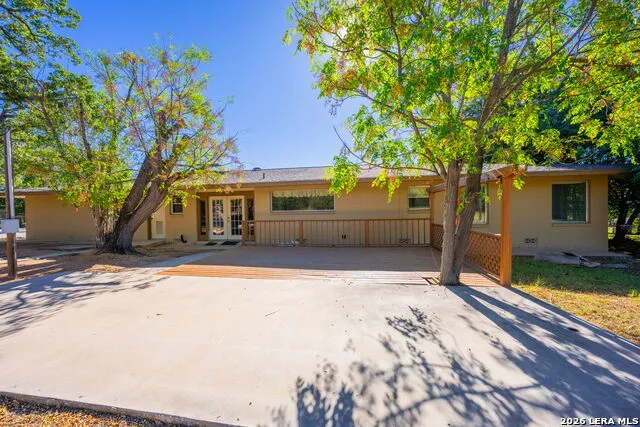 133 Royal Oaks Kerrville, TX 78028