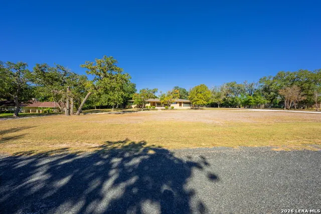 133 Royal Oaks Kerrville, TX 78028