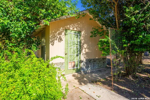 133 Royal Oaks Kerrville, TX 78028