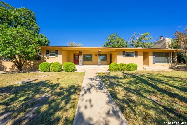 133 Royal Oaks Kerrville, TX 78028