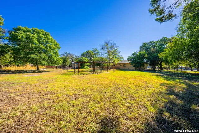 133 Royal Oaks Kerrville, TX 78028