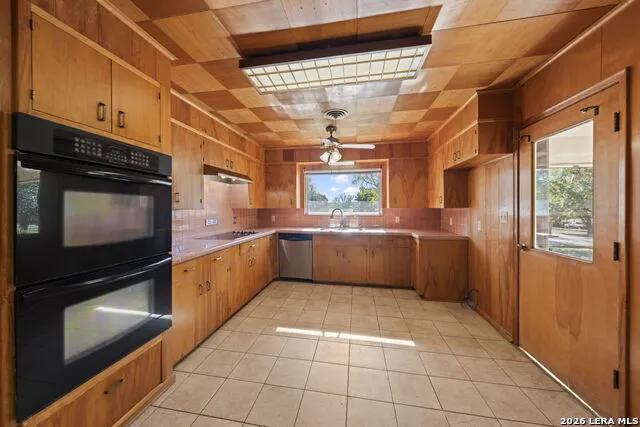 133 Royal Oaks Kerrville, TX 78028