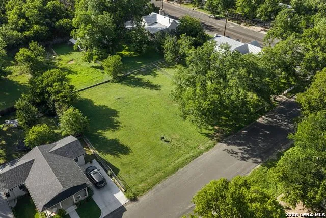 306 S Edison St Fredericksburg, TX 78624