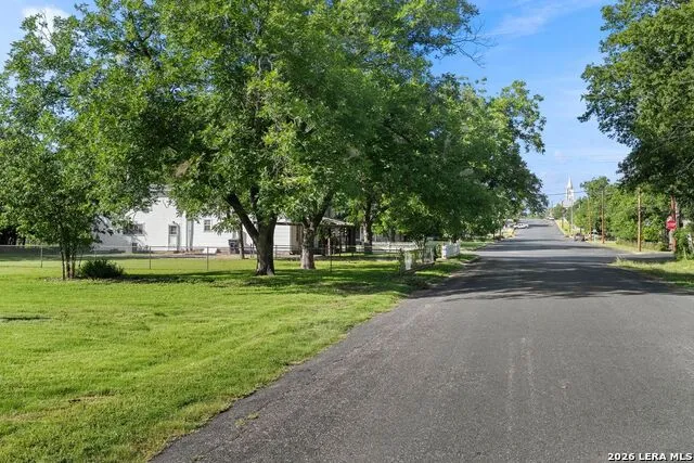 306 S Edison St Fredericksburg, TX 78624