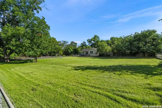 306 S Edison St Fredericksburg, TX 78624