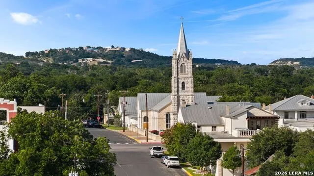 306 S Edison St Fredericksburg, TX 78624