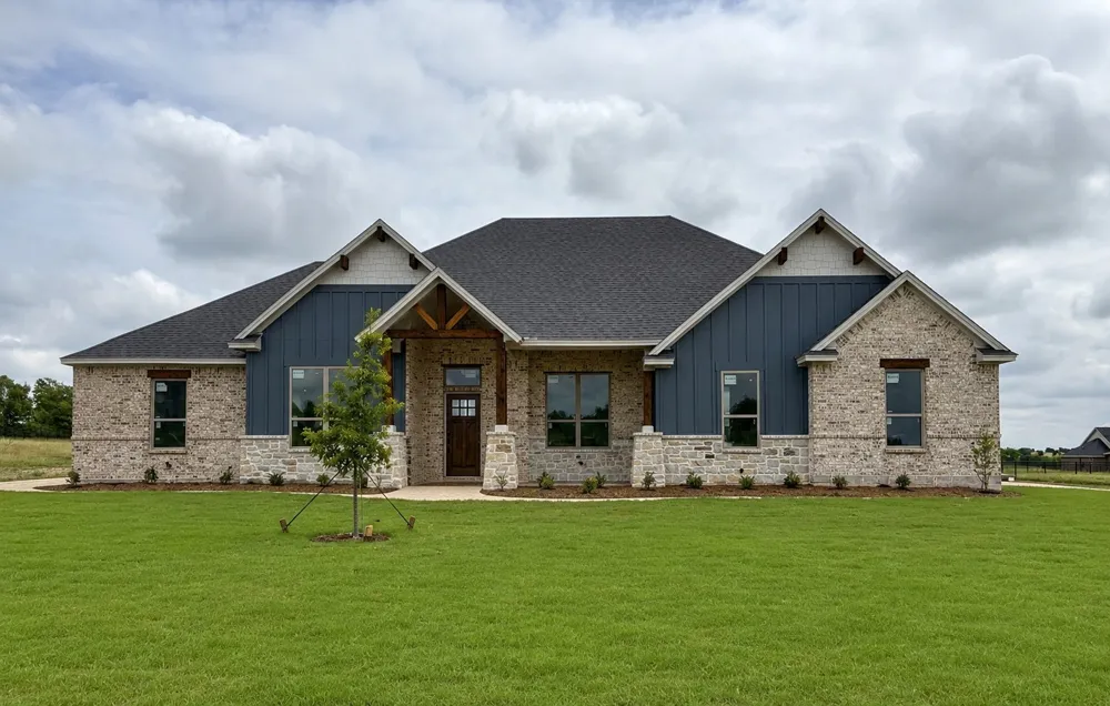 2561 Posey Lane Waxahachie, TX 75167